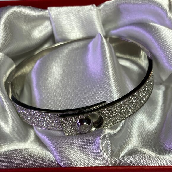Michael Kors Crystal Pave Bangle Bracelet - Picture 1 of 3